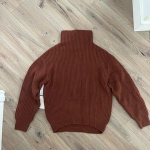 Wilfred Montpellier turtleneck